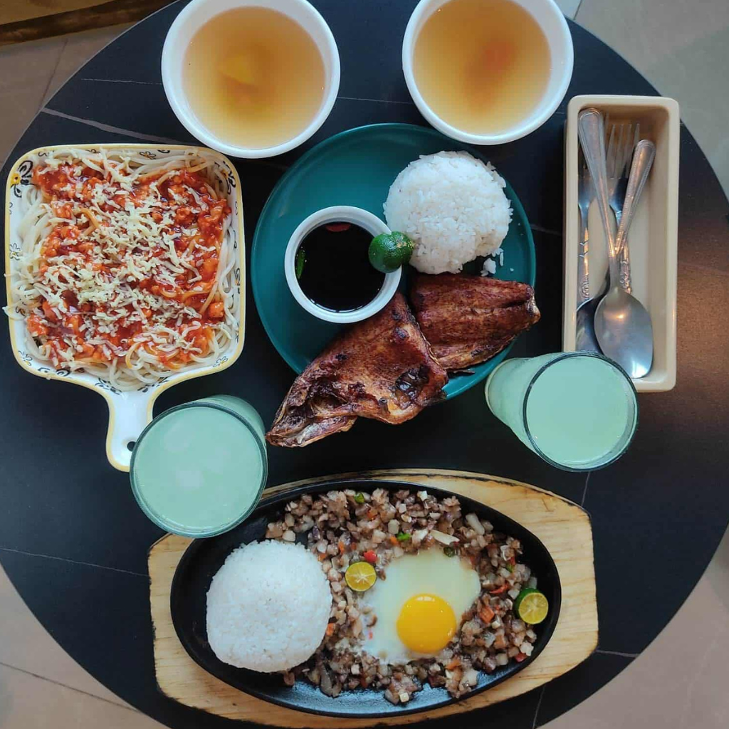 Bay Plaza Hotel amenities