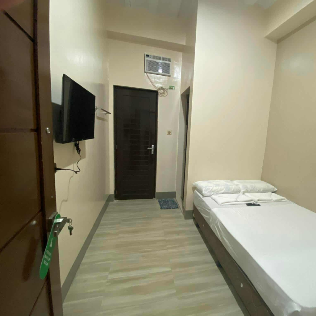 Uptown Pension House twin room